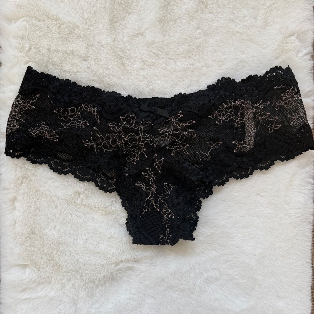 Victoria's Secret Black Lace Cheeky Panties NWT size small cute back detail